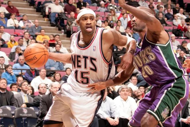 他在中场的 他在中场的